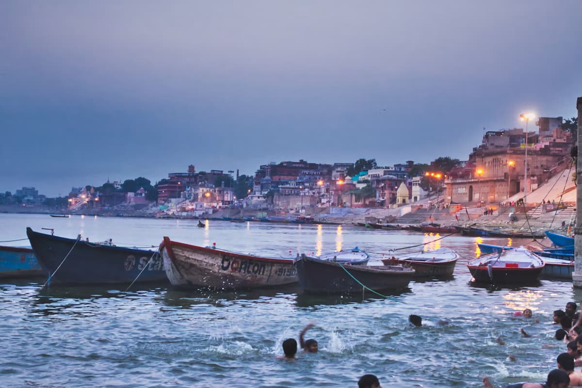 त्योहार और सेवा